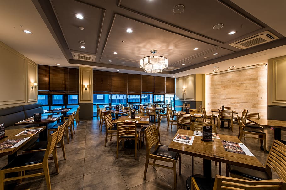 buit, jocs de taula de menjador, restaurant, taula, bufet, barbacoes, Barra d'amanides, menjar, restaurants, Xangai a, cadira, a l'interior, cafeteria, escriptori, seient, arquitectura, mobles, equips d’il·luminació, cap gent, il·luminat, modern, material de fusta, sostre, finestra, menjar i beguda, absència, estructura construïda, educació, luxe, llum elèctrica, 5K