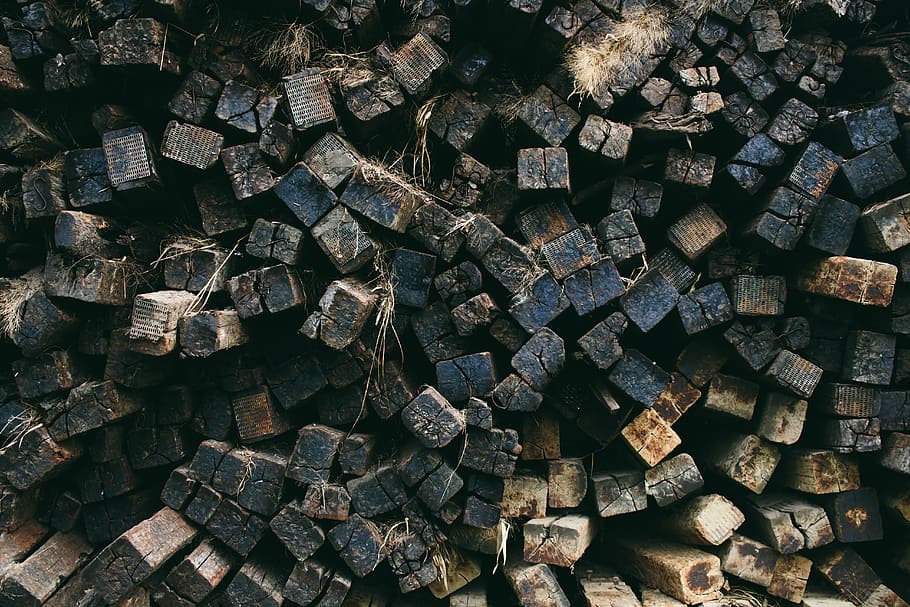 Foto, Haufen, Brennholz, Holz Holz viel, protokolliert, Holz, Beiträge, alt, große gruppe von gegenständen, Fülle, Holz - Material, Stapel, Vollbild, keine Leute, Tag, Hintergründe, Log, Stillleben, Bauholz, draußen, Holzindustrie, High Angle View, Sonnenlicht, Abholzung, Wiederholung, 5K