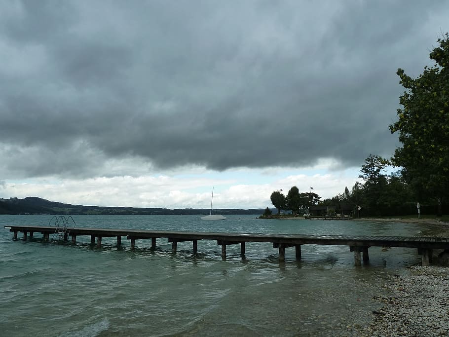 žiniatinklyje, ežeras, debesys, vanduo, pobūdį, „Boardwalk“, kraštovaizdį, drumstas, debesis - dangus, dangus, medis, grožis gamtoje, vaizdai - gamta, audra, Debesuota, architektūra, nėra žmonių, dieną, pastatyta struktūra, augalų, audros debesys, ramybė, lauke, prieplauka, grėsmingas, galia gamtoje, 2K