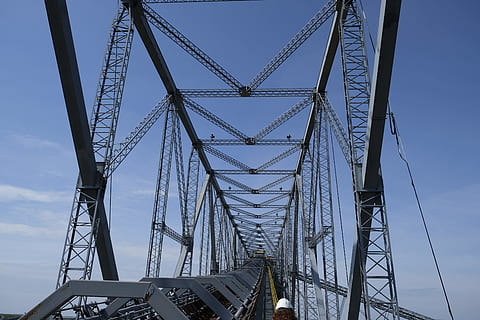 Technologie, Maschine, Eisen, Metall, Eiffelturm, Brücke, Förderbrücke, Fördertechnik, alt, Bergbau, Tagebau, f60, Leuchtkasten, Brandenburg, Kohlenstoff, Braunkohle, Entfernung, Ware, Industrie, Energie, Himmel, gebaute Struktur, die Architektur, Flachwinkelansicht, Verbindung, Transport, Brücke - künstliche Struktur, keine Leute, Natur, Tag, draußen, Blau, Kabel, klarer Himmel, Kraftstoff- und Stromerzeugung, Reiseziele, Netzteil, Träger, 5K, CC0, gemeinfrei, lizenzfrei