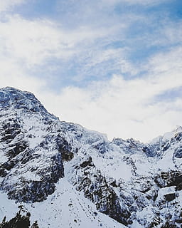 slowenische Berge, schneebedeckt, Berg, wolkig, Tag, Himmel, Wolken, Rau, Rock, Schnee, Winter, kalte Temperatur, wolke - himmel, Schönheit in der Natur, Szenen - Natur, Ruhe, ruhige Szene, schneebedeckter Berg, Nicht-städtische Szene, keine Leute, weiße Farbe, Abdeckung, Natur, Gebirge, idyllisch, extremes Wetter, Gipfel, 2K, CC0, gemeinfrei, lizenzfrei