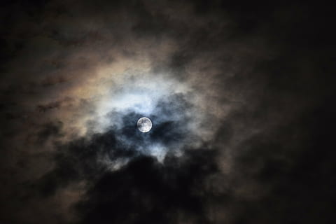 เต็ม, ดวงจันทร์, ปกคลุม, clounds, พระจันทร์เต็มดวง, Luna, เกี่ยวกับท้องฟ้า, กลางคืน, ท้องฟ้า, ช่องว่าง, มืด, แสงจันทร์, เบา, ธรรมชาติ, ดาราศาสตร์, ดาวเทียม, รูปทรงกลม, เมฆ, โคจร, การสะท้อน, จักรวาล, วิทยาศาสตร์, โดยธรรมชาติ, ดาว, กาแล็กซี, ดาวเคราะห์, สดใส, กลุ่มก๊าซ, โหราศาสตร์, ซีด, เกี่ยวกับจักรวาล, เมฆ - ท้องฟ้า, ไม่มีคน, มุมมองที่ต่ำ, ความงามในธรรมชาติ, Scenics - ธรรมชาติ, กลางแจ้ง, Cloudscape, ท้องฟ้าที่น่าทึ่ง, มืดครึ้ม, อารมณ์ในบรรยากาศ, เป็นลางไม่ดี, 5K, CC0, โดเมนสาธารณะ, ค่าลิขสิทธิ์ฟรี