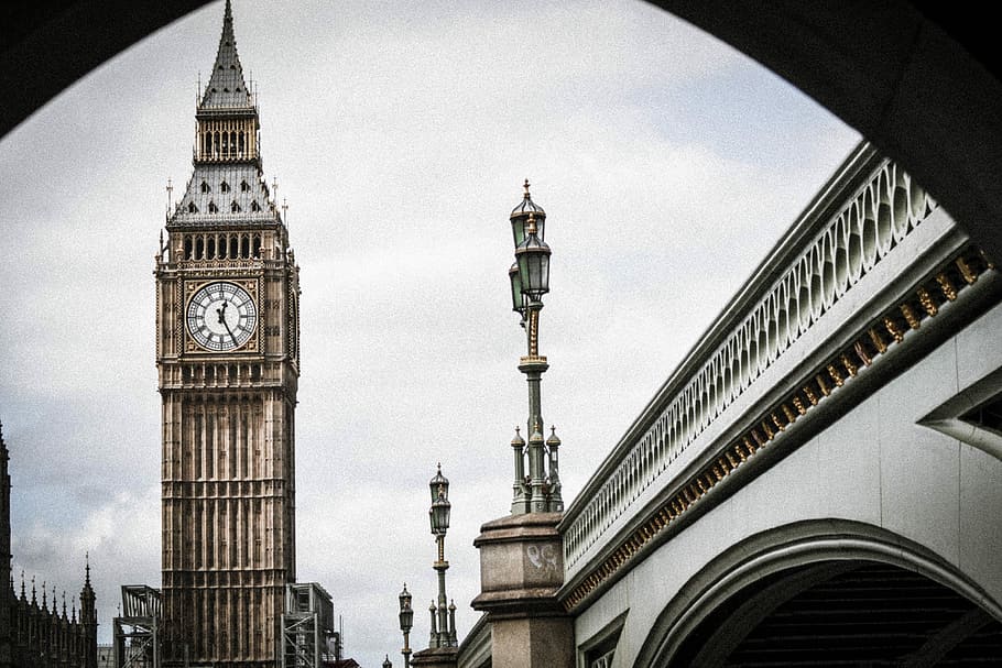 groß, ben, London, neben, Tower Bridge, die Architektur, Big Ben, Uhr, Glockenturm, Turm, Gebäude, vinatge, Wahrzeichen, Landschaft, historisch, Kultur, Brücke, England, Urlaub, Abenteuer, gebaute Struktur, Gebäudehülle, Himmel, Reiseziele, Stadt, Flachwinkelansicht, wolke - himmel, Natur, Tag, Reise, keine Leute, Tourismus, große Höhe, Geschichte, Regierung, aufwendig, Gothic Style, 4K