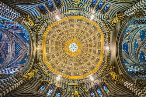 guld, Brun, bygning loftet, katedral, farves, glasloft, loft, mønster, lys, arkitektur, dome, cirkel, design, vindue, statue, stribe, blå, symmetrisk, gul, rektangel, bygget struktur, bygning udvendig, Kunst og håndværk, direkte under, lav vinkel visning, sted for tilbedelse, udsmykkede, religion, rejsemål, vægmaleri, ingen mennesker, tro, bygning, kuppel, spiritualitet, freske, 5K, CC0, offentligt domæne, royaltyfrie
