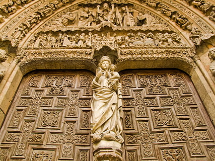 leon, catedral, espanya, leon, catedral, arquitectura, Església, lloc famós, escultura, arquitectura i edificis, estàtua, Itàlia, façana, europa, religió, exterior de l'edifici, representació humana, vista d’angle baix, història, art i artesania, semblança masculina, representació, creativitat, estructura construïda, creença, edifici, cap gent, artesania, espiritualitat, lloc de culte, destinacions de viatge, el passat, semblança femenina, ornamentat, baix relleu, talla, 2K, CC0, domini públic, lliure de regalies
