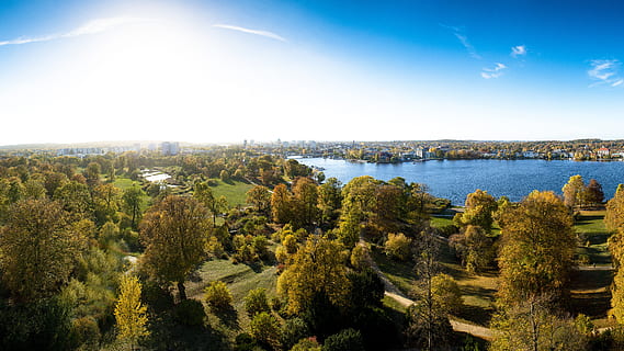 Potsdam, babelsberg, babelsberg, parco, Flatow, Potsdam, Babelsberg, parco, Turm, autunno, Havel, sole, acqua, albero, vista, luce posteriore, rilassamento, calore, luce, radura, natura, Paesaggi, paesaggio, nessuno, blu, all'aperto, pianta, cielo, architettura, scenics - natura, bellezza nella natura, città, ambiente, nuvola - cielo, esterno dell'edificio, paesaggio urbano, costruzione, destinazioni di viaggio, luce del sole, la tranquillità, 8K, CC0, dominio pubblico, privo di copyright
