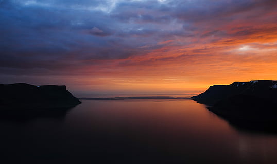 Karosserie, Wasser, Orange, Sonnenuntergang, Berg, Wolke, Meer, Ozean, Sonnenaufgang, Reflexion, reisen, Reise, Westfjord, Horizont, Wanderung, wandern, Island, Himmel, Schönheit in der Natur, Szenen - Natur, wolke - himmel, ruhige Szene, Ruhe, Dramatischer Himmel, Natur, keine Leute, idyllisch, Rock, Strand, Land, Horizont über Wasser, solide, dunkel, romantischer Himmel, 5K, CC0, gemeinfrei, lizenzfrei