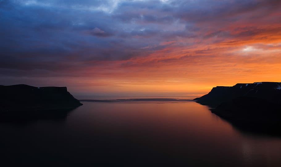 cos, aigua, taronja, posta de sol, muntanya, núvol, mar, oceà, sortida del sol, reflexió, viatjant, viatjar, Westfjord, horitzó, caminada, vagar, Islandia, cel, bellesa a la natura, escenics - natura, núvol - cel, escena tranquil·la, tranquil·litat, cel dramàtic, naturalesa, cap gent, idíl·lic, rock, platja, terra, horitzó sobre l’aigua, sòlid, fosc, cel romàntic, 5K