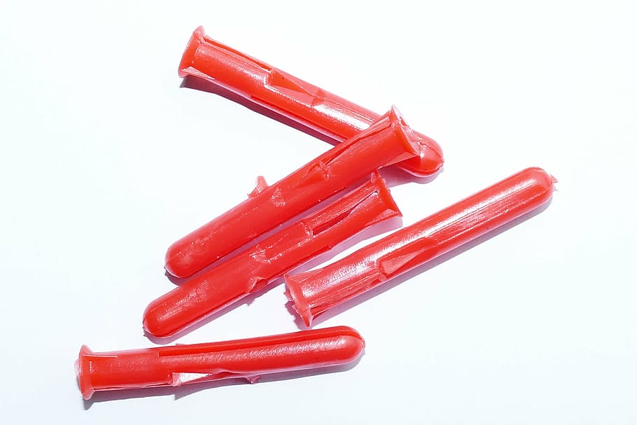 vermell, taps en brut, crua, endoll, paret, arreglant, diy, edifici, construcció, cargols, maquinari, plàstic, fons blanc, tir de l'estudi, tallar, cap gent, a l'interior, primer pla, grup d'objectes, bellesa, espècia, equipament, brillant, eina de treball, senzillesa, natura morta, Xile vermell, pebrot picant, pintura, 5K