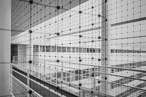 pastatas, architektūra, langai, pastatyta struktūra, nėra žmonių, pastato išorė, dieną, lauke, transportavimas, pobūdį, industrija, modelį, miestas, kabelis, kuro ir energijos gamyba, modernus, dangus, stiklas - medžiaga, tvora, barjeras, maitinimo šaltinis, 4K, CC0, Viešasis domenas, nemokamai