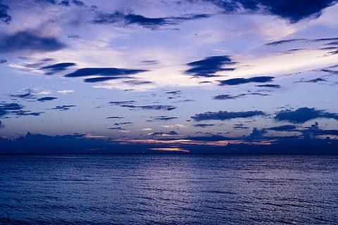 laut, Fajar, pemandangan, alam, pantai, awan, malam, samudra, di luar rumah, refleksi, indah, pemandangan laut, pantai laut, langit, matahari, air, ombak, awan - langit, ketenangan, keindahan di alam, scenics - alam, cakrawala di atas air, horison, adegan yang tenang, langit yang dramatis, matahari terbenam, biru, senja, cloudscape, tidak ada orang, idilis, warna jenuh, 5K, CC0, domain publik, bebas royalti