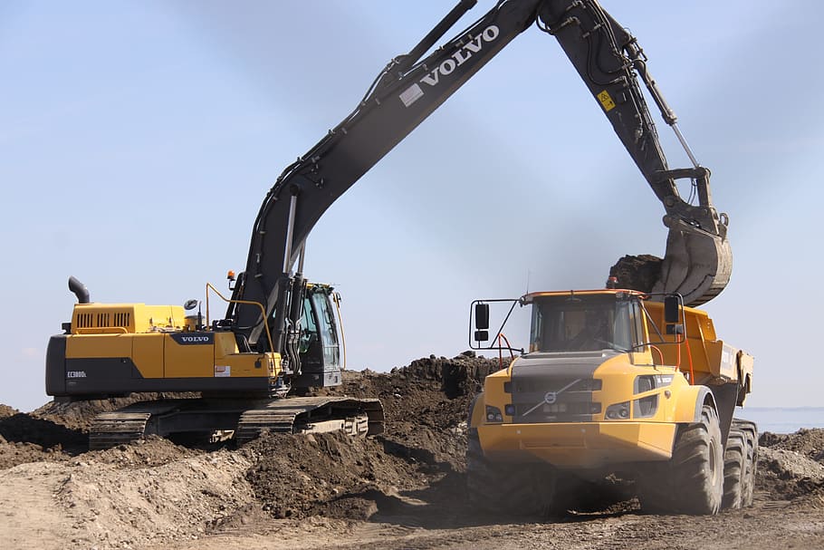 grave, kran, lastbil, arbejde, konstruktion, smuds, Danmark, byggebranchen, byggeplads, earth mover, maskineri, industri, byggemaskiner, konstruktion køretøj, bulldozer, transportform, udvikling, vejbygning, himmel, byggemateriale, transportmidler, land køretøj, vej, natur, gul, dag, udstyr, udendørs, stenbrud, industrielt udstyr, 4K