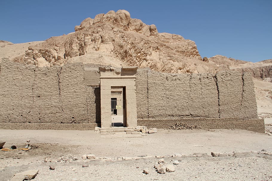 tempio, villaggio, lavoratori, deserto, vecchia rovina, Egitto, architettura ed edifici, posizioni di viaggio, architettura, posto famoso, struttura costruita, Casa, abbandonato, esterno dell'edificio, giorno, cielo sereno, cielo, terra, luce del sole, natura, nessuno, all'aperto, costruzione, porta, soleggiato, solido, Entrata, il passato, storia, antica civiltà, clima arido, clima, 5K