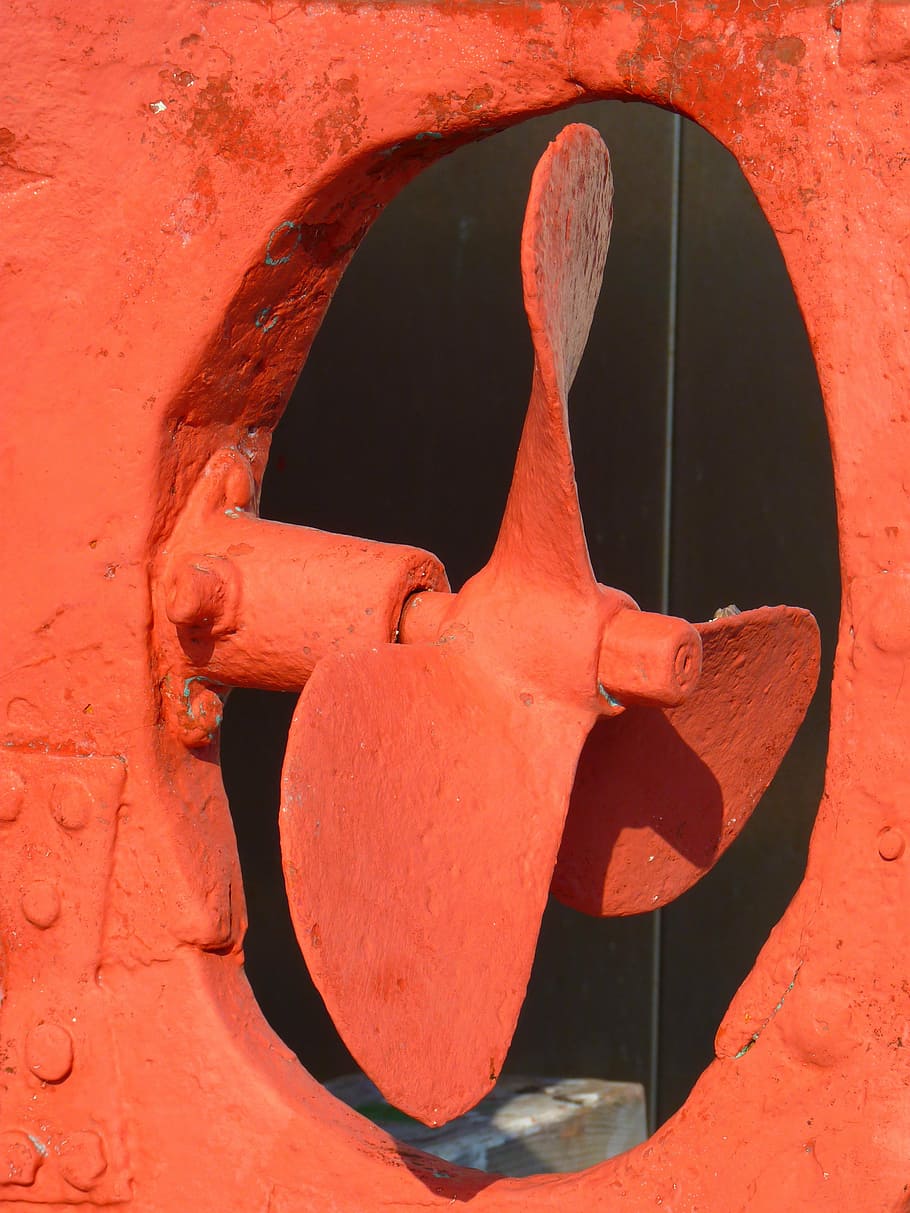 vaixell, cargol, hèlix, vermell, cap gent, art i artesania, dia, naturalesa, llum solar, funció de construcció de parets, primer pla, color taronja, representació, a l'aire lliure, creativitat, artesania, sòlid, arquitectura, ombra, escultura, representació animal, metall, forat, 4K