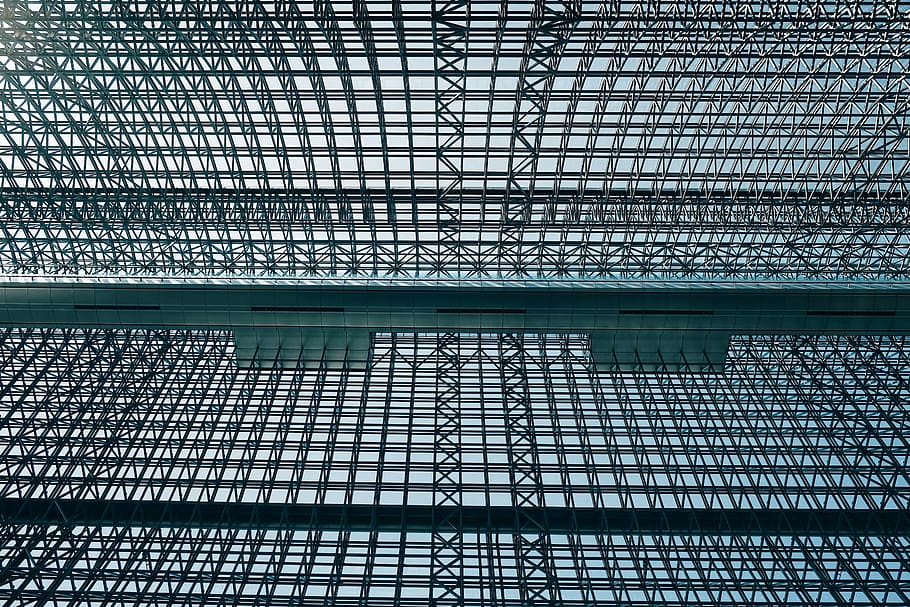 sense títol, arquitectura, edifici, infraestructura, referència, viatjar, tecnologia, resum, patró, marc complet, fons, a l'interior, cap gent, estructura construïda, metall, vidre - material, dia, vista d’angle baix, quadrícula, modern, transparent, repetició, característica arquitectònica, disseny, industria de la construcció, sostre, acer, color plata, 5K