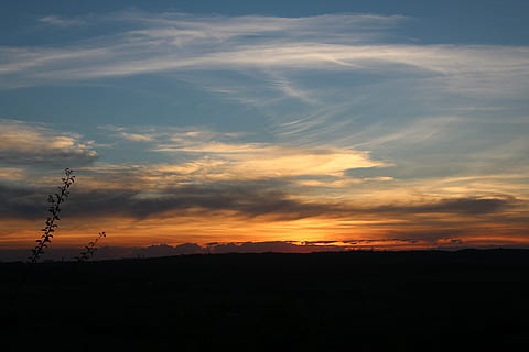 auringonlasku, sol, taivas, ehtoo, maisema, horisontti, pilvi - taivas, siluetti, kauneus luonnossa, maisemat - luonto, tyyneys, rauhallinen kohtaus, luonto, ei ihmisiä, ympäristö, sähköpylväs, sähkö, tekniikka, oranssi väri, ei-kaupunkikuvia, kaapeli, maa, idyllinen, ulkona, virtalähde, 5K, CC0, public domain, rojaltivapaa