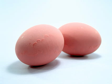 Ei, Rosa, Markt, Eierschale, Cholesterin, Rosa, Markt, Mahlzeit, Landwirtschaft, Diät, braun, Gelb, Frühstück, Eigelb, Bauernhof, Geflügel, Makro, Ostern, Nahansicht, Farbe, Küche, Hintergrund, gekocht, Single, Detail, Lebensmittel, roh, natürlich, köstlich, organisch, Hähnchen, Oval, Nahrung, ungekocht, fermentiert, gesund, Jahrhundert, nahrhaft, Schale, Zutat, frisch, Natur, Eiweiß, Produkt, Tier, weiße Farbe, Essen und Trinken, Studioaufnahme, keine Leute, drinnen, Stillleben, Frische, Wohlbefinden, weißer Hintergrund, gesundes Essen, zwei Objekte, einzelnes Objekt, pinke Farbe, ausgeschnitten, Rohkost, Zerbrechlichkeit, 2K, CC0, gemeinfrei, lizenzfrei