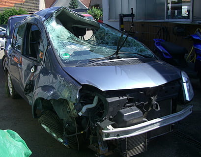 auto, accident, total damage, workshop, broken, car, mode of transportation, land vehicle, motor vehicle, transportation, shopping, stationary, vehicle hood, day, incidental people, automobile industry, travel, auto repair shop, car accident, metal, damaged, outdoors, sports car, close-up, junkyard, garage, 1080P, CC0, public domain, royalty free