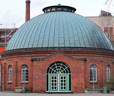 paret, edifici, maons, uni kassel, Kassel, universitat, universitat de Kassel, paret de pedra, pedra, casa, façana, arquitectura, petit, entrada, sostre, cúpula, estructura construïda, exterior de l'edifici, lloc famós, cap gent, dia, arc, finestra, cel, vista d’angle baix, lloc de culte, destinacions de viatge, viatjar, religió, ciutat, naturalesa, vidre - material, creença, espiritualitat, 4K, CC0, domini públic, lliure de regalies
