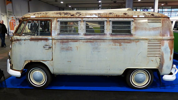 справедливый, выставка, Старожил, оч.сл., VW Bulli, авто, исторически, старые машины, классический, транспорт, Режим транспортировки, наземное транспортное средство, автомашина, старый, автомобиль, улица, в стиле ретро, окно, город, ржавый, день, нет людей, металл, стационарный, на открытом воздухе, архитектура, старинный автомобиль, общественный транспорт, 4K, CC0, общественное достояние, роялти бесплатно