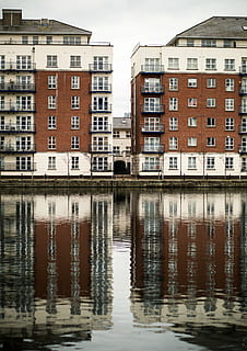 reflectie, blokken, gebouwen, Sorry, perspectief, bouw, straat, hemel, water, meer, architectuur, ingebouwde structuur, buitenkant van het gebouw, gebouw, waterkant, stad, dag, geen mensen, natuur, woonwijk, rivier-, buitenshuis, venster, huis, appartement, 4K, CC0, publiek domein, royaltyvrij