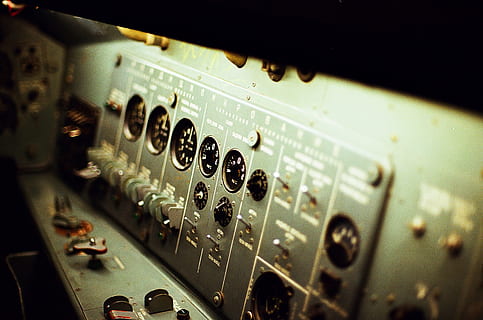 Rührgerät, Elektronik, Steuerung, Regler, Gerät, Taste, Technologie, Musik-, Kunst, Kultur und Unterhaltung, Tontechnik, Schalttafel, Tonmischer, Knopf, drinnen, Tonaufzeichnungsgeräte, Ausrüstung, Studio, keine Leute, Musikinstrument, Nahansicht, Druckknopf, Aufnahmestudio, wählen, Elektronik-Industrie, Musikausrüstung, elektrische Ausrüstung, Mischen, Verbindungsblock, 2K, CC0, gemeinfrei, lizenzfrei