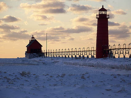 faro, inverno, ghiaccio, luce, costa, nautico, punto di riferimento, navigazione, congelato, costiero, sicurezza, guida, marittimo, lago Michigan, struttura costruita, architettura, esterno dell'edificio, costruzione, Torre, cielo, nuvola - cielo, mare, natura, acqua, la neve, protezione, tramonto, temperatura fredda, spiaggia, nessuno, all'aperto, 2K, CC0, dominio pubblico, privo di copyright
