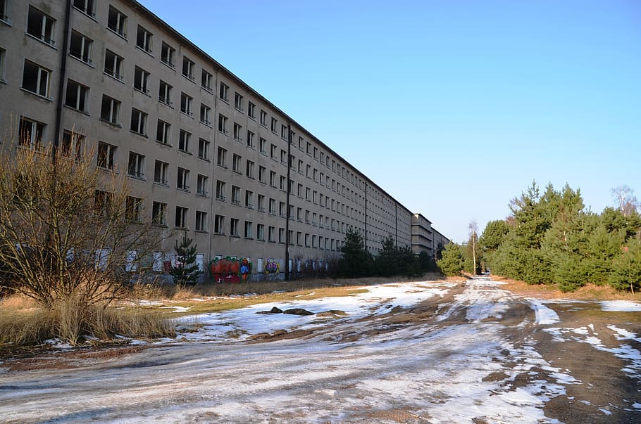 pora, kdf, památník, nebe, architektura, Příroda, rostlina, stavba, strom, exteriér budovy, den, čisté nebe, zimní, studená teplota, voda, sníh, nikdo, venku, budova, město, růst, znečištění, tekoucí voda, 2K