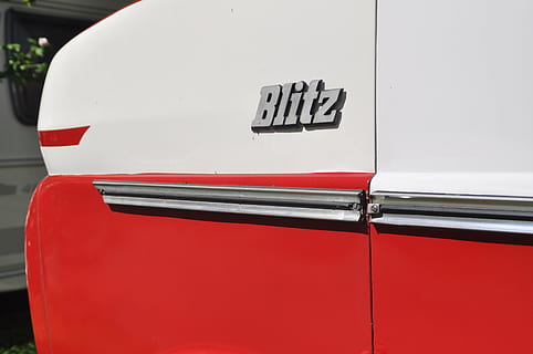 vecchi tempi, guado, veloce, blu, auto, veicolo, americano, vecchio, storicamente, Raccogliere, settore automobilistico, rosso, testo, cibo e bevande, cibo, nessuno, comunicazione, sceneggiatura occidentale, avvicinamento, attività commerciale, giorno, mangiare malsano, all'aperto, Colore bianco, veicolo a motore, Fast food, industria alimentare e delle bevande, veicolo terrestre, cartello, 4K, CC0, dominio pubblico, privo di copyright
