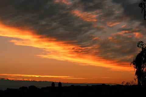 clouds, sun, setting, sky, cloud - sky, sunset, orange color, scenics - nature, beauty in nature, nature, silhouette, architecture, dramatic sky, no people, tranquil scene, tranquility, building exterior, outdoors, tree, built structure, landscape, idyllic, environment, cityscape, 5K, CC0, public domain, royalty free