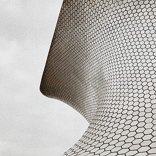 Soumaya, grigio, parete, digitale, arte, architettura, costruzione, struttura, piastrella, Inquadratura dal basso, cielo, nessuno, struttura costruita, modello, avvicinamento, giorno, esterno dell'edificio, natura, moderno, all'aperto, strutturato, alto - alto, rete metallica, filo, città, destinazioni di viaggio, direttamente sotto, 2K, CC0, dominio pubblico, privo di copyright