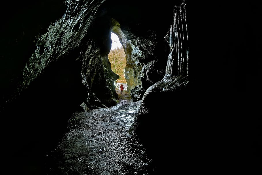 porxo, cova, espeleologia, reflexió, túnel, rock, a l'interior, arquitectura, rock - object, direcció, naturalesa, formació de roca, sòlid, fosc, el camí a seguir, cap gent, dia, arc, geologia, llum al final del túnel, transport, il·luminat, 5K