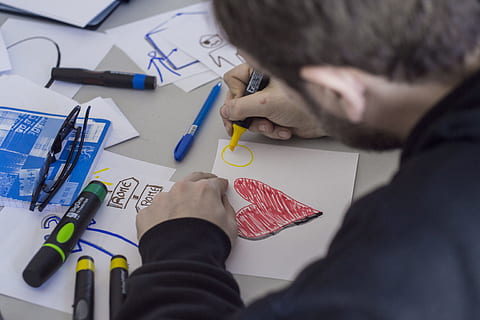 risposta, analitica, discorso pubblico, pubblicalo, progetto finanziario, formazione, corso, formazione scolastica, attività commerciale, dati, strategia, successo, studia, analizzare, bersaglio, riuscito, squadra, progetto, diversità, creativo, tag, nomi, informazione, Piano, azione, bianca, sogni, sociale, ispirazione, motivazione, mani, idee, motivazionale, persone, agire, di legno, una persona, arte e artigianato, creatività, adulto, penna, occupazione, uomini, lavoro, in casa, detenzione, abilità, disegno - attività, mestiere, matita, giovane adulto, carta, scrivania, design professionale, 4K, CC0, dominio pubblico, privo di copyright