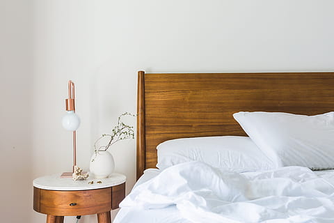 bed, bedroom, table, lamp, blanket, clean, comfort, comforter, drawer, furniture, indoors, inside, interior design, light bulb, modern, pillows, room, side table, vase, wooden, domestic room, pillow, home interior, lighting equipment, electric lamp, no people, wood - material, comfortable, night table, absence, linen, white color, sheet, architecture, textile, cozy, luxury, duvet, 4K, CC0, public domain, royalty free