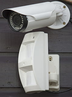 balta, bullet cctv kamera, sienos, CCTV, pir, kamera, dirbti, wiltshire, saugumą, pasyvus, infra, raudona, Iš arti, technologijos, nėra žmonių, balta spalva, mediena - medžiaga, lentelė, natiurmortas, patalpose, fotoaparatas - fotografijos įranga, analogas, fotografijos temos, fotografijos įranga, dieną, retro stiliaus, įranga, aukšto kampo vaizdas, tiesiogiai virš, sutelkti dėmesį į naujas žinias, derliaus, skaitmeninė kamera, 2K, CC0, Viešasis domenas, nemokamai
