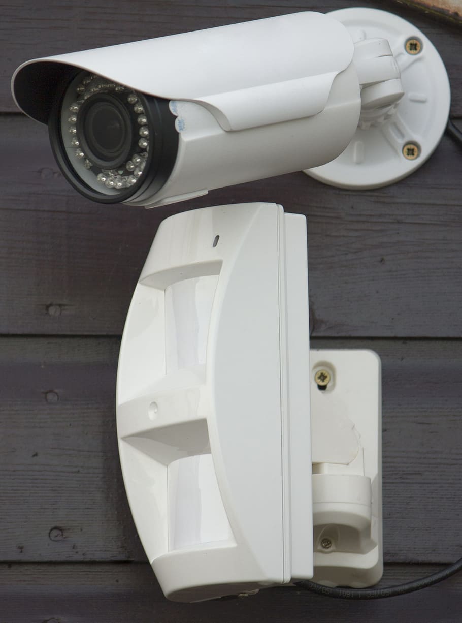 blanc, Bullet CCTV Camera, paret, CCTV, pir, càmera, treballar, Wiltshire, seguretat, passiu, infra, vermell, primer pla, tecnologia, cap gent, Color blanc, material de fusta, taula, natura morta, a l'interior, càmera - equip fotogràfic, analògic, temes de fotografia, equip fotogràfic, dia, estil retro, equipament, vista d’angle alt, directament a sobre, centrar-se en primer pla, vintage, càmera digital, 2K