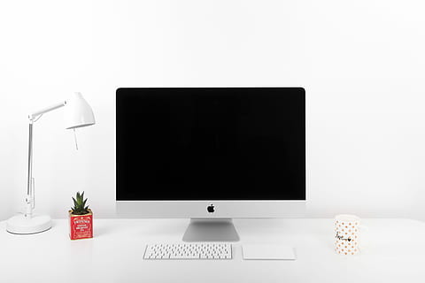 plata imac, poma, sense fils, teclat, trackpad màgic de poma, llum de taula, convertit, ratolí màgic de poma, teclat màgic, imac, mac, pantalla, accessori d’escriptori, configuració de l’escriptori, homeoffice, espai de treball de l’oficina a casa, espai d'oficina, cafè, trackpad, escriptori, llum, blanc, escriptori d’oficina, cadira d'oficina, escriptori blanc, lloc de treball, oficina, taula, tecnologia, ordinador, a l'interior, monitor d’ordinador, equips informàtics, cap gent, mobles, còpia espai, tir de l'estudi, menjar i beguda, Color blanc, tecnologia sense fils, negocis, PC d'escriptori, fons blanc, tallar, comunicació, pantalla plana, 5K, CC0, domini públic, lliure de regalies
