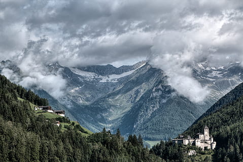 Castelul Neuschwanstein, Germania, noros, Munte, zi, timp, natură, peisaj, scenics, de munte, în aer liber, nor - cer, varf de munte, cer, zăpadă, vale, alpine europene, nici o persoana, scenice - natura, mediu inconjurator, frumusețe în natură, copac, plantă, destinații de călătorie, arhitectură, teren, călătorie, conifer, 5K, CC0, domeniu public, fără drepturi de autor