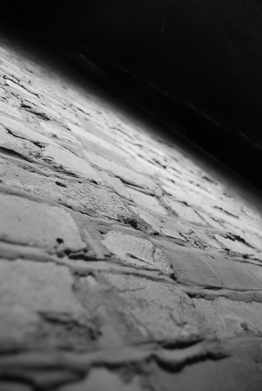 zeď, Černý a bílý, vzor, povrch, ulice, nikdo, texturou, pozadí, sníh, zimní, detail, selektivní zaměření, dřevo - materiál, uvnitř, poškozen, architektura, vysoký úhel pohledu, stálý život, nástěnný prvek, den, Příroda, starý, pokles, povrchu, stavba, domácí místnost, hrubý, 2K