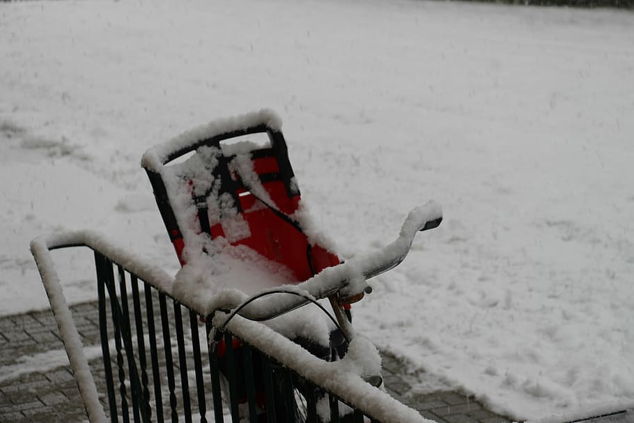sne, vinter, hvid, vinterlige, snedækket, cykel, vinter magi, rækværk, kold, sneet inde, transportmidler, transportform, nautiske fartøj, dag, udendørs, vand, kold temperatur, natur, ingen mennesker, fokus på forgrunden, jord, fugl, hvid farve, høj vinkel visning, strand, dyr i naturen, 5K
