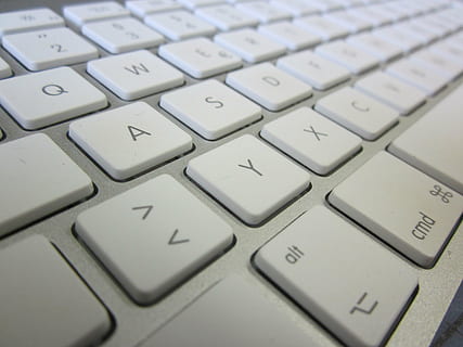 tastiera, Mac, bianca, argento, attrezzatura informatica, tastiera del computer, computer, tecnologia, parte del computer, comunicazione, lettera, testo, connessione, tasto del computer, fotogramma intero, tecnologia wireless, nessuno, avvicinamento, sfondi, in casa, sceneggiatura occidentale, Colore bianco, il computer portatile, 4K, CC0, dominio pubblico, privo di copyright