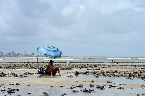 strand, badende, turister, helligdage, ride, brasilien, nordøst, sol, joão pessoa, Paraiba, ocean, samvær, himmel, sand, dag, mennesker, jord, hav, vand, sky - himmel, rigtige mennesker, fritidsaktivitet, natur, voksen, ferie, ferier, Kvinder, rejse, skønhed i naturen, herrer, udendørs, horisont over vand, 4K, CC0, offentligt domæne, royaltyfrie