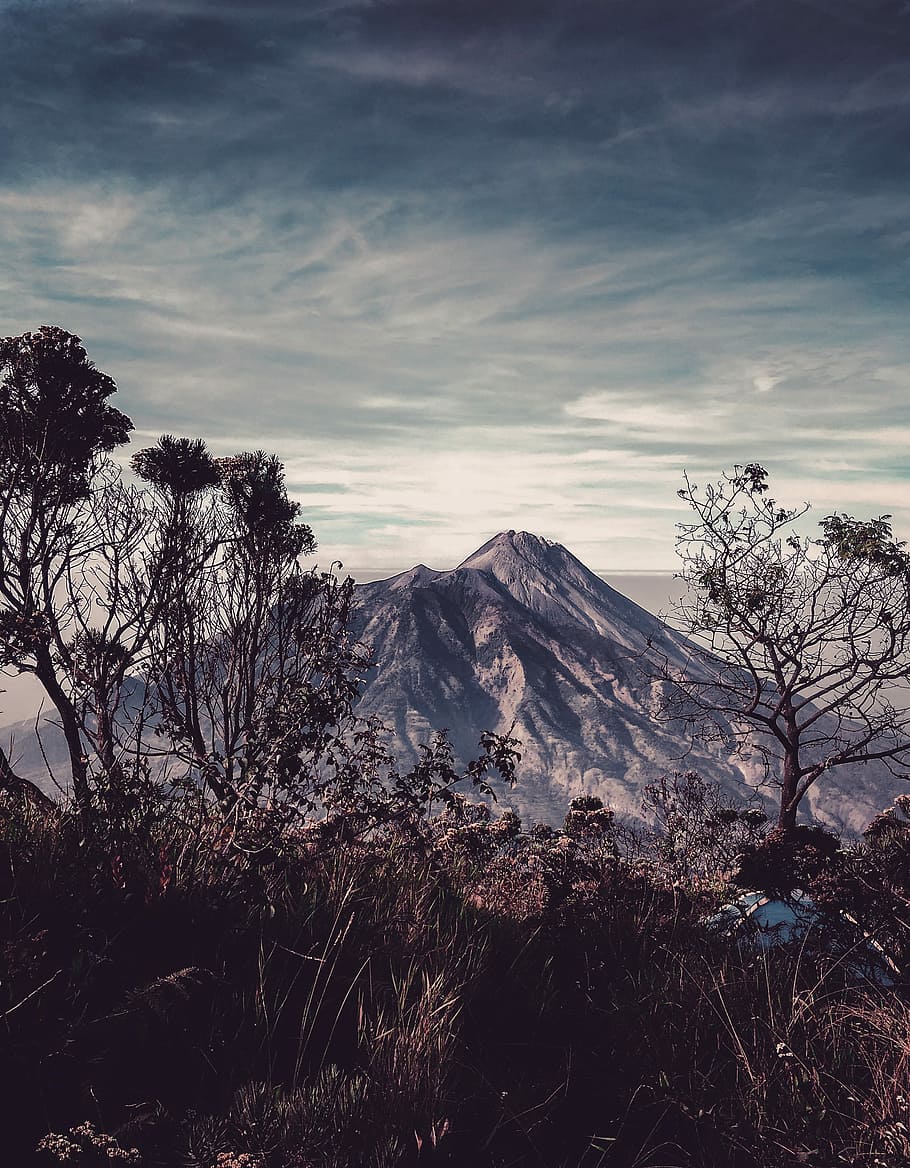 muntar merapi, gris, muntanya, cel, planta, arbre, núvol - cel, bellesa a la natura, escenics - natura, escena tranquil·la, tranquil·litat, cap gent, naturalesa, neu, escena no urbana, medi ambient, temperatura de fred, hivern, paisatge, creixement, muntanya nevada, Serra, a l'aire lliure, cim de muntanya, 2K