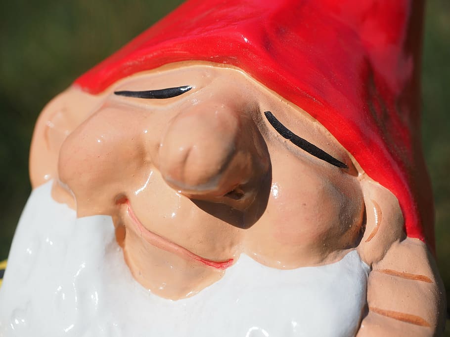trpaslík, tvář, požehnaný, šťastný, spokojený, uvolněný, spát, sny, postava, kamenná postava, zahradní figurky, tkanina, portrét, zahradní dekorace, gartendeko, deco, dekorace, porcelánová figurka, detail, pod vodou, zastoupení, zaměřit se na popředí, umění a řemesla, nikdo, lidské zastoupení, venku, sochařství, voda, moře, socha, Červené, den, Příroda, mužská podobnost, 4K