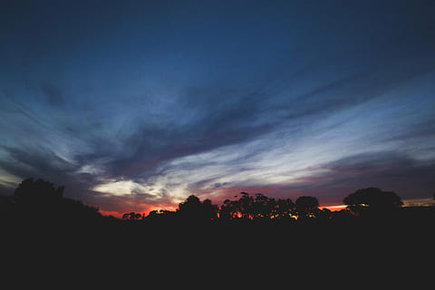 awan, gelap, Fajar, senja, alam, bayangan hitam, langit, matahari terbit, matahari terbenam, pohon, keindahan di alam, scenics - alam, awan - langit, ketenangan, adegan yang tenang, lingkungan Hidup, pemandangan, tidak ada orang, menanam, idilis, adegan non-urban, di luar rumah, langit yang dramatis, tanah, warna oranye, 5K