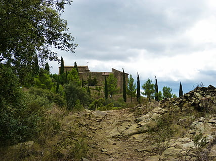 eremo, nuvole di tempesta, tempesta, nuvole, natura, all'aperto, paesaggio, cielo, Paesaggi, vecchia rovina, architettura, nuvola - cielo, albero, scena rurale, nessuno, pianta, giorno, scena tranquilla, la tranquillità, terra, scena non urbana, ambiente, crescita, bellezza nella natura, scenics - natura, storia, il passato, sentiero, 4K, CC0, dominio pubblico, privo di copyright