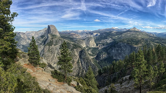 alt, vista d'angle, Serra, aèria, foto, arbres, turons de pedra, blau, cel, durant el dia, muntanya, arbre, núvol, pic, rock, pedra, rocós, de fulla perenne, Parc Nacional, yosemite, canyon, naturalesa, cel blau, escenics - natura, bellesa a la natura, planta, escena tranquil·la, escena no urbana, tranquil·litat, medi ambient, rock - object, núvol - cel, paisatge, cap gent, dia, idíl·lic, sòlid, a l'aire lliure, formació, cim de muntanya, arbre de coníferes, 4K, CC0, domini públic, lliure de regalies