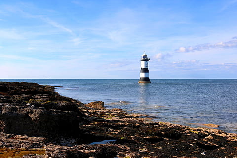 penmon, plajă, punct, far, punct de penalizare, Anglesey, nordul Walesului, Regatul Unit, mare, coastă, litoral, insulă, mal, apă, malul marii, de coastă, îndrumare, cer, turn, Securitate, protecţie, direcţie, construită, Siguranță, orizontul peste apă, stâncă, obiect de rocă, arhitectură, exteriorul clădirii, scenice - natura, solid, clădire, nici o persoana, în aer liber, 1080P, CC0, domeniu public, fără drepturi de autor