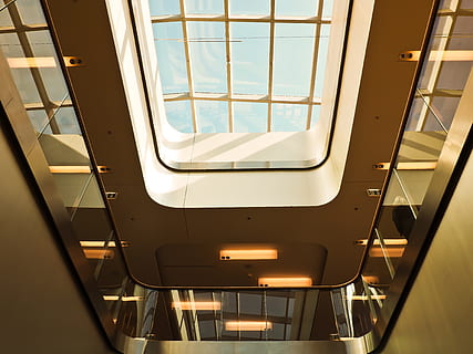 interiørdesign, moderne, innsiden, arkitektur, metall, bygning, struktur, düsseldorf, vindu, konstruksjon, glass, transport, transportmiddel, bilinteriør, ingen folk, sete, luftfartøy, glass - materiale, fly, offentlig transport, innendørs, tømme, gjennomsiktig, bilsete, belyst, dag, mønster, jernbane transport, rett under, tak, 4K