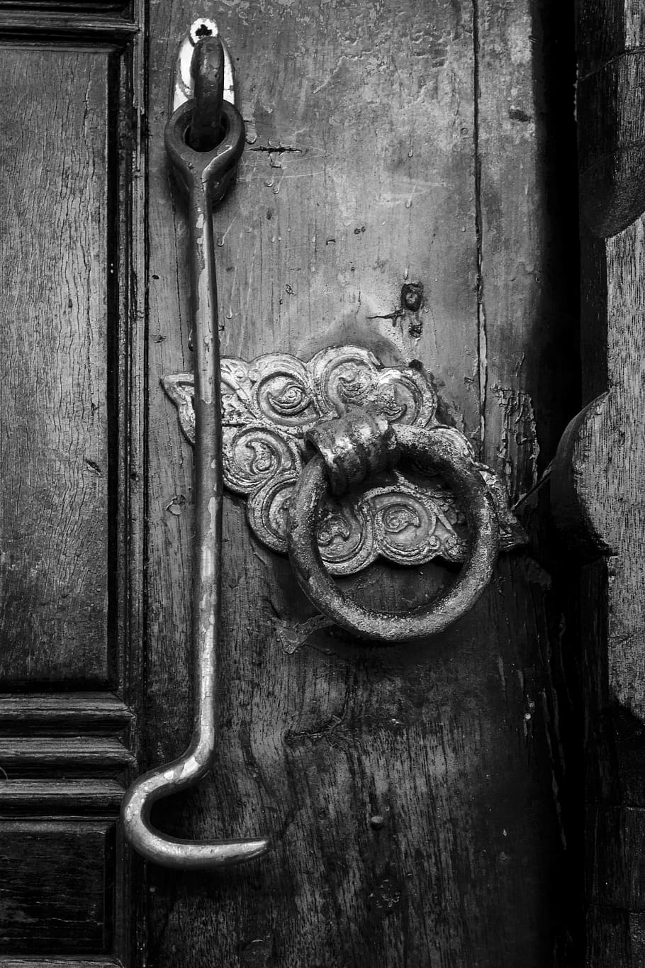 bloqueig, clau, porta, ganxo, Istanbul, bloqueig, clau, endavant, antic, antiguitat, vell, scully, blanc i negre, aldaba, ornamentat, lleó - felí, cap gent, primer pla, entrada, material de fusta, metall, maneta, art i artesania, representació animal, perilla, representació, dia, seguretat, tancat, protecció, disseny, talla, 5K
